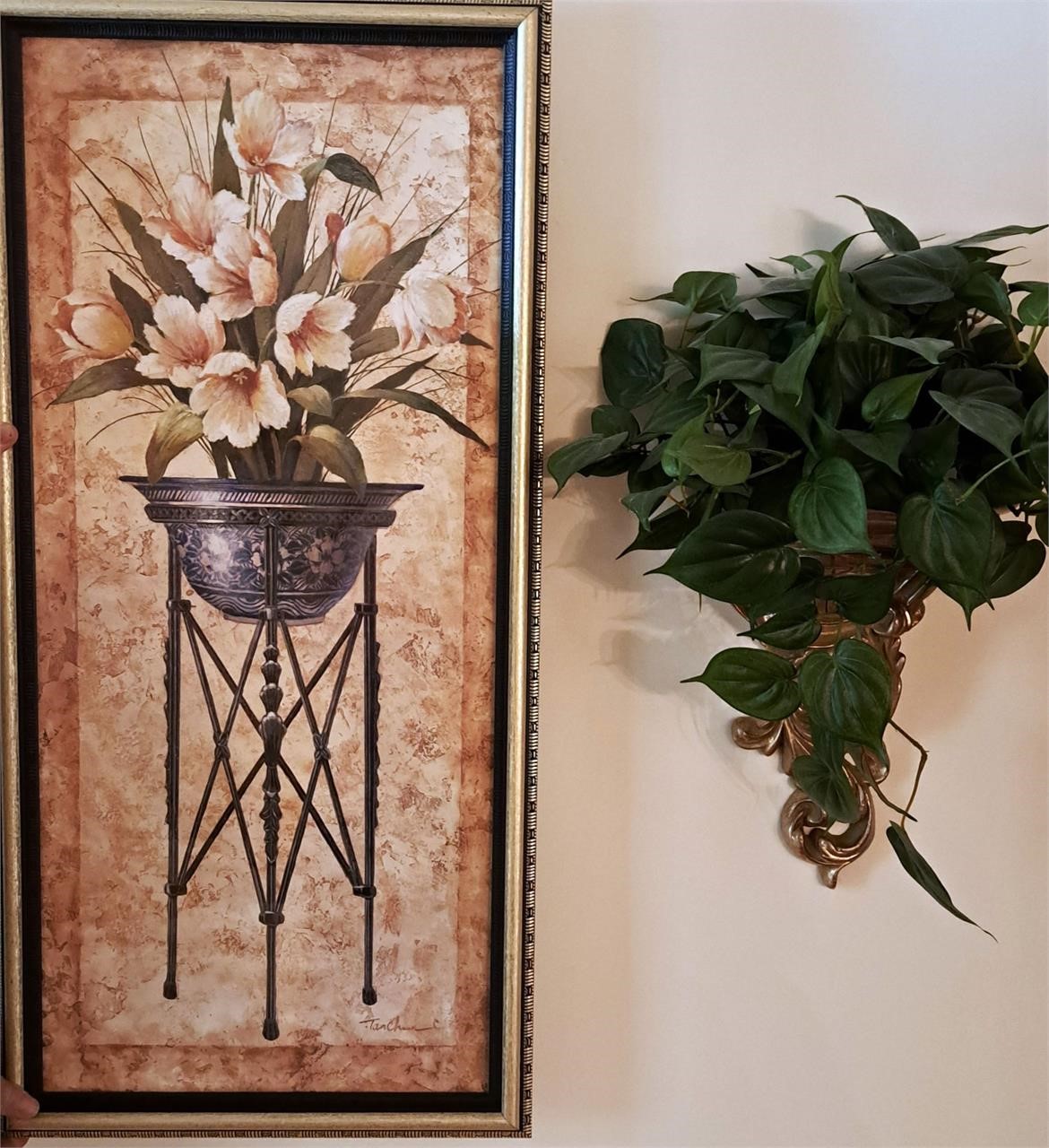 WALL SCONCE GREENERY & FLORAL FRAMED PICTURE