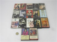 Cassettes audio vintages dont Madonna