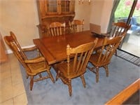 Maple Finish Draw Leaf Tressle Table w/6 Chairs