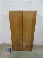 Grande armoire en bois pour rangement