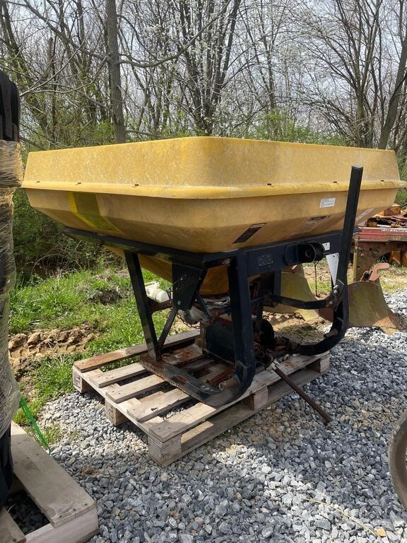 Used 3 Pt Hitch Spreader Attachment
