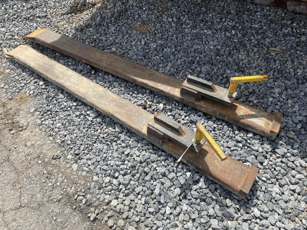 Set Of (2) 72" Clamp On Bucket Forks
