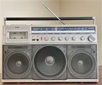 Magnavox Boombox with Tape Deck