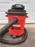 Genie 5 Gallon Wet-Dry Shop Vacuum