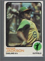 Lot of 2 Reggie Jackson Vintage Topps Cards (See