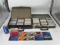 Plusieurs cassettes audio vintages dont 14 sont