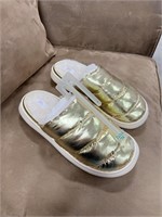 Fuzzy Gold Slippers Size XL 11-12