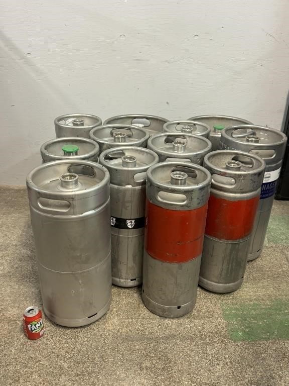 12 futs de bière en Stainless **ce lot doit être