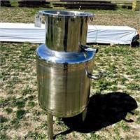 Small Stainless Steel Tank w Legs