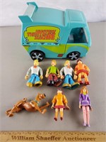 Mystery Machine w/ Scooby Doo Figures