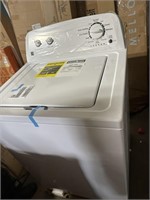 Kenmore series 100 washer seems brand new in the