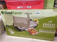 FoodSaver Vacuum Sealing System with Handheld