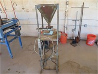 Gravity Feed Magnetic Feeder
