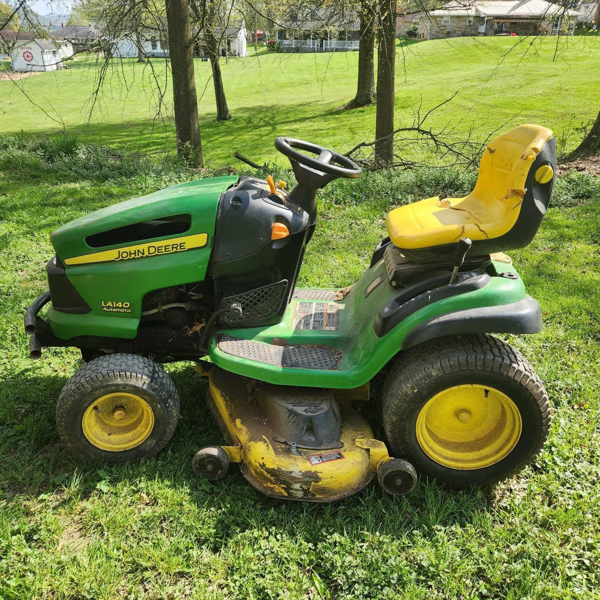 John Deere LA140 Lawn Mower 48" Cut