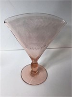 Ribbed Pink Depression Glass Fan Vase U16A