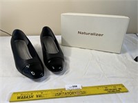 Ladies SZ 8 1/2 Naturalizer Dress Shoes