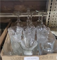 FLAT OF APPROX 16 ASSORTED GLASSES