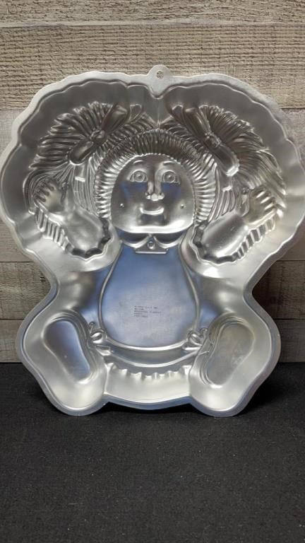 Vintage 1984 Cabbage Patch Doll Cake Pan