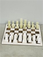Onyx chess set w/ green & white pieces