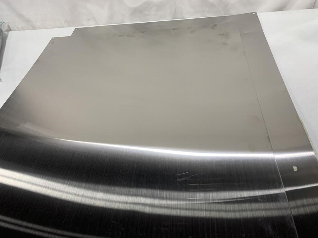 STAINLESS STEEL METAL SHEETS 24 x30IN DENTED 2PCS