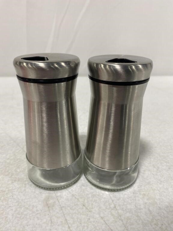 2 PACK OF SALT AND PEPPER SHAKERS
