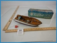 VINTAGE READY TO RUN SPEED BOAT TOY