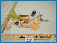 ASSORTED TRINKETS AND JEWLERY