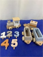 WOODEN TRAIN TOYS 14PC