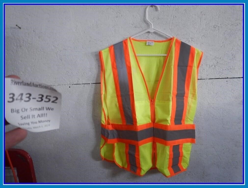 CLASS 2 HI-VIS ADJUSTABLE VEST 2XL-6XL