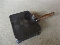Vintage Metal silent Butler with wooden handle
