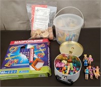 Bucket of Small Lego Kits, Polly Pockets Dolls w/