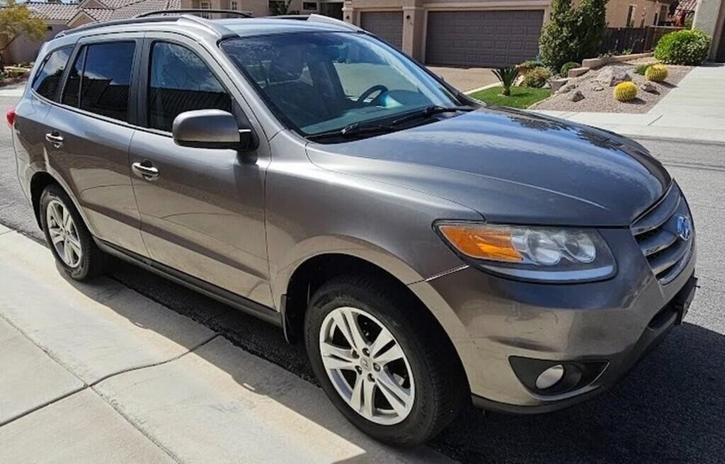 V - 2012 HYUNDAI SANTA FE SE - 157K MILES