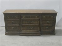 20"x 69"x 31.5" Heritage 9 Drawer Dresser