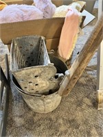 VINTAGE METAL MOP BUCKET