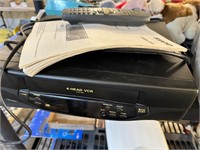 SANYO VCR WITH REMOTE AND MANUAL / NOT TESTED