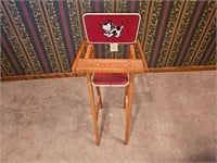Small high chair 1’ wide 2.5’ tall
