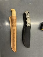 1 knife in case and 1 fishing knife / leather case