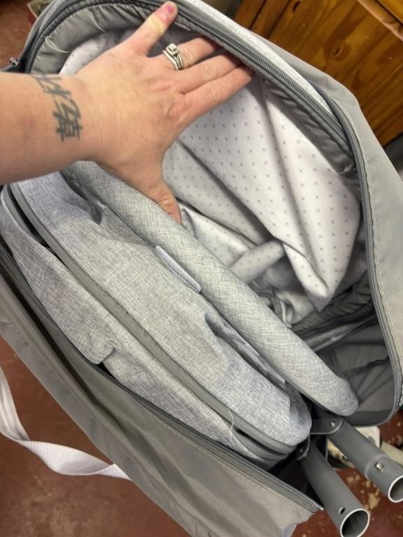 safety 1st portable bassinet in bag gray & umbrela