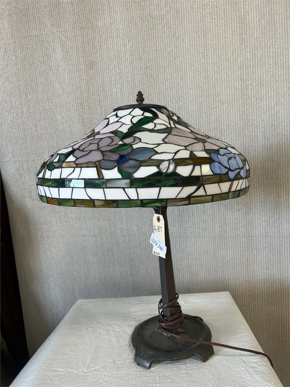 Floral Art Glass Shade Table Lamp