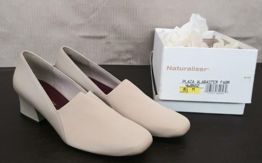 Pair New Naturalized Shoes - Ladies size 8 1/2M