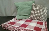 Box-Red/White Throw Blanket & 2 Throw Pillows