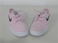 Pink Nike Zoom Air Shoes Sz 4.5 Pre-Owned