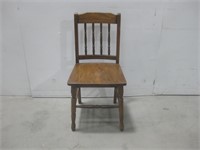 16.25"x 16"x 29" Vtg Wood Chair