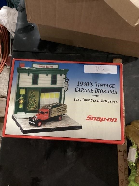 Snap-On 1930’s Vintage Garage Diorama