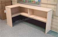 L-shaped desk topper. 35½×71×35½