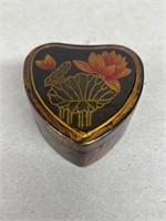 Heart-shaped ring box