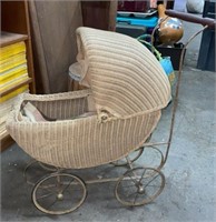 1930's Wicker Baby Carriage Buggy