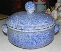Vintage Blue Spongeware Dutch Oven