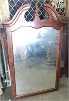 Thomasville Arched Pediment Wall/Dresser Mirror