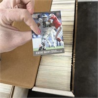 BOX OF MIXED SPORTS CARDS